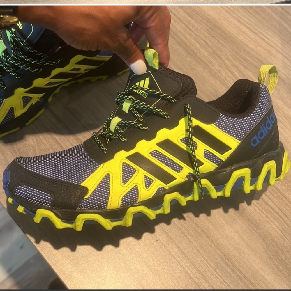 Adidas sneakers - Picture 2 of 4
